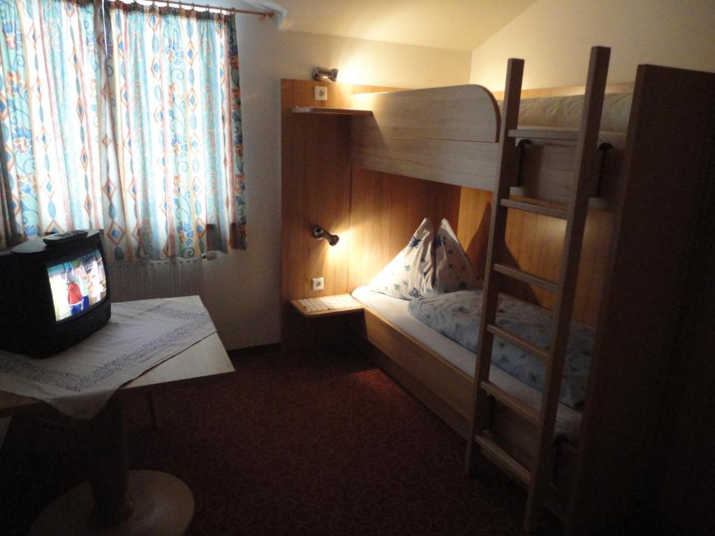Gasthof Brentwirt Guest House Leogang Room photo